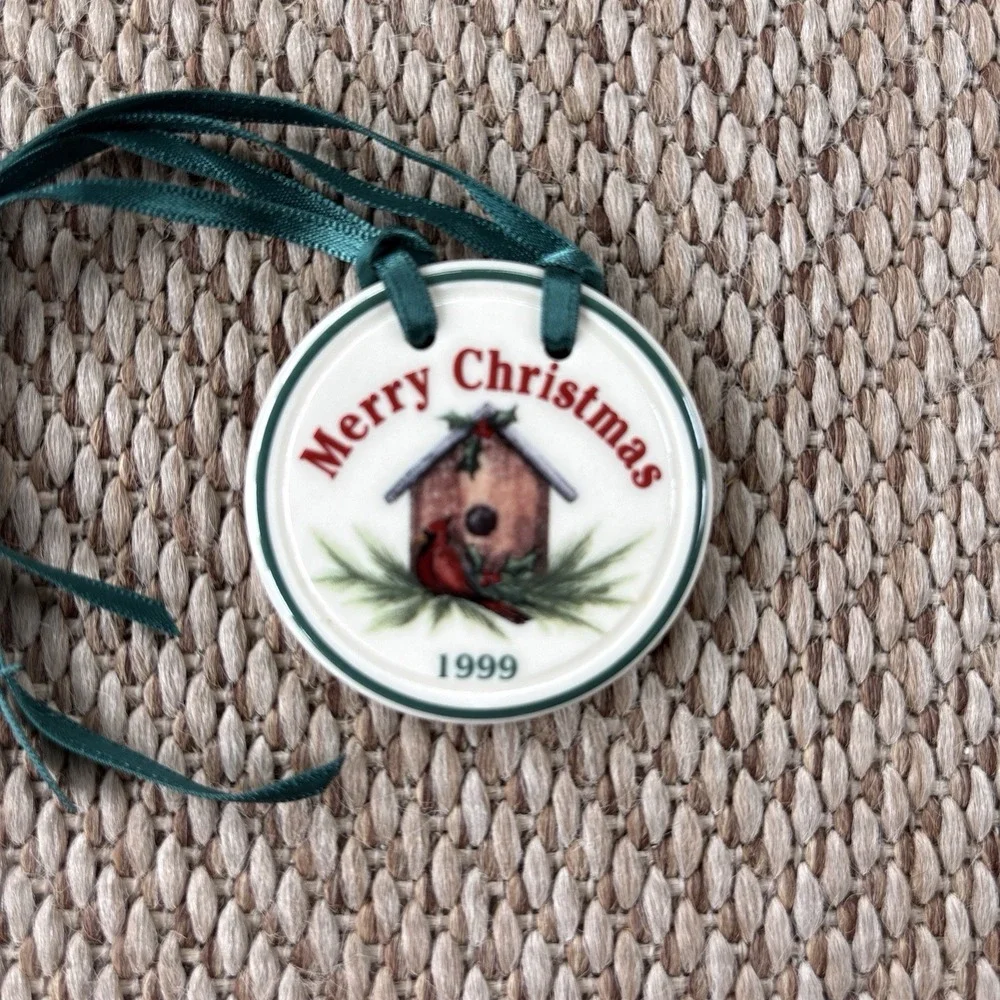 Longaberger Merry Christmas Basket Tie On Porcelain 1999